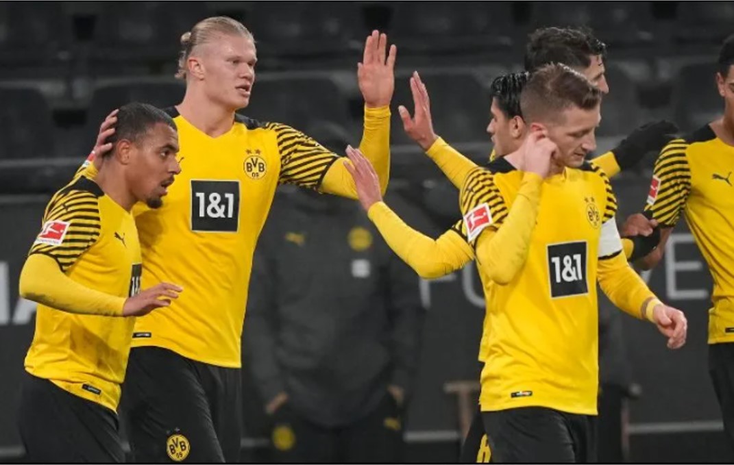 Borussia Dortmund recorta distancias con el Bayern Munich