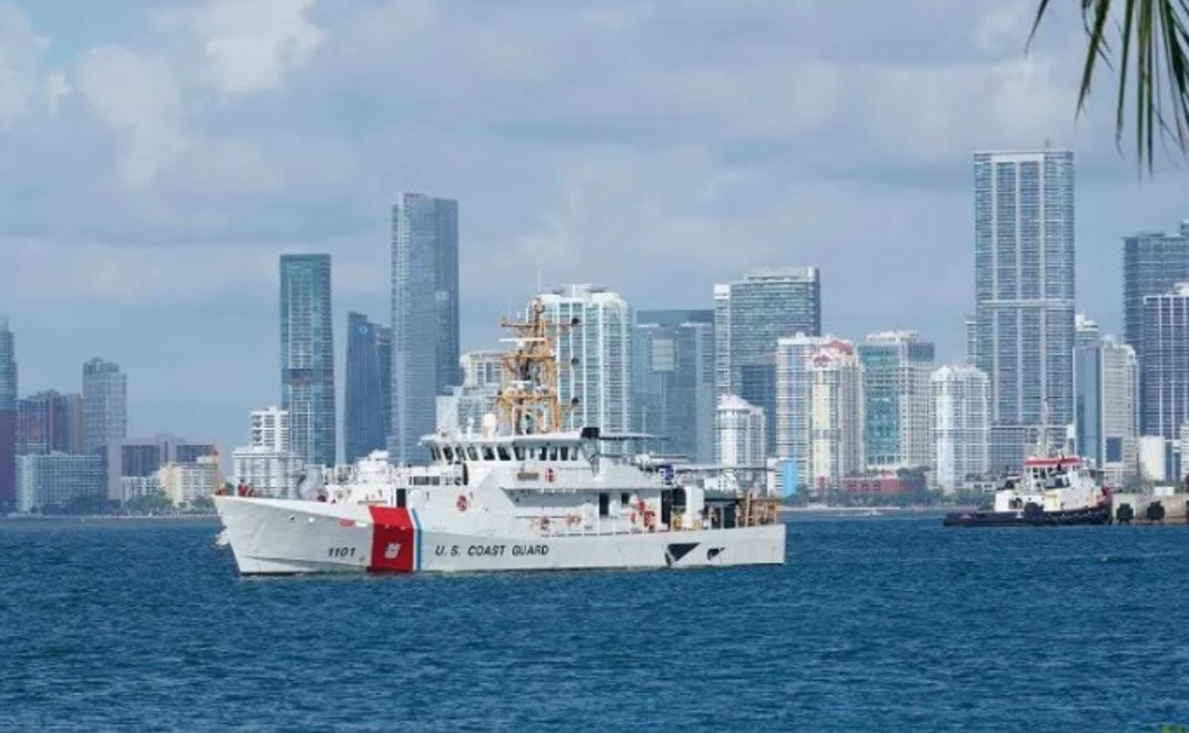 Desaparecen 39 personas tras volcadura de barco