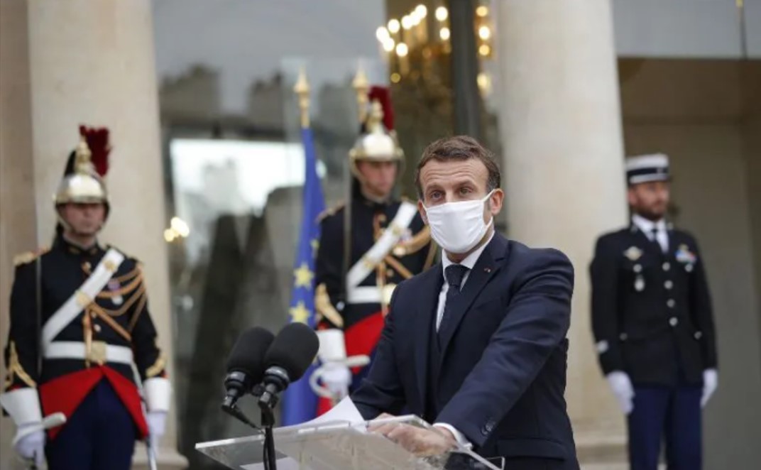 Macron se muestra combativo contra los que no se han querido vacunar