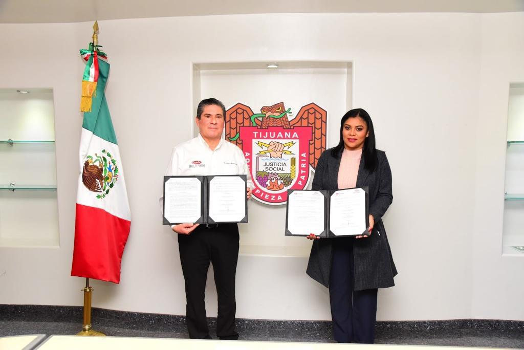 Firman CMIC y Ayuntamiento de Tijuana convenio para atender desastres