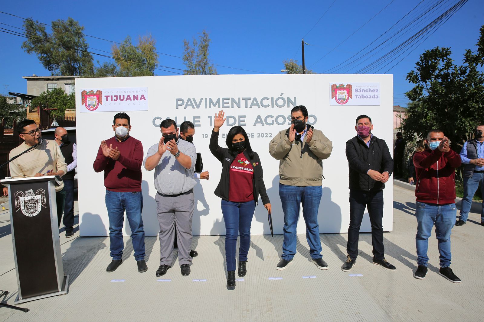 Alcaldesa Montserrat Caballero entrega obra de pavimentación en la calle 11 de agosto