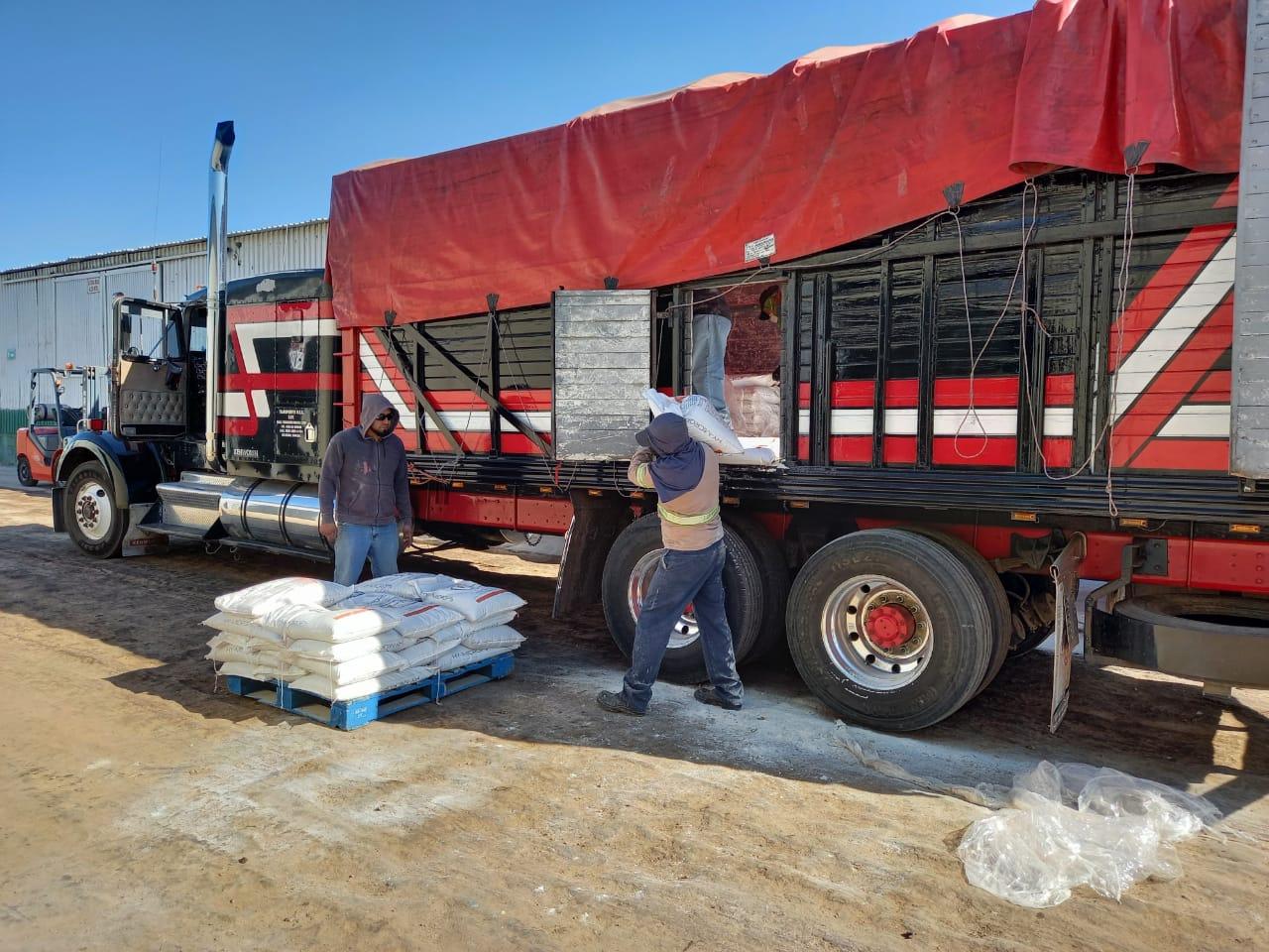 Garantiza Gobierno del Estado insumos para productores de avena y maíz del Valle de Mexicali