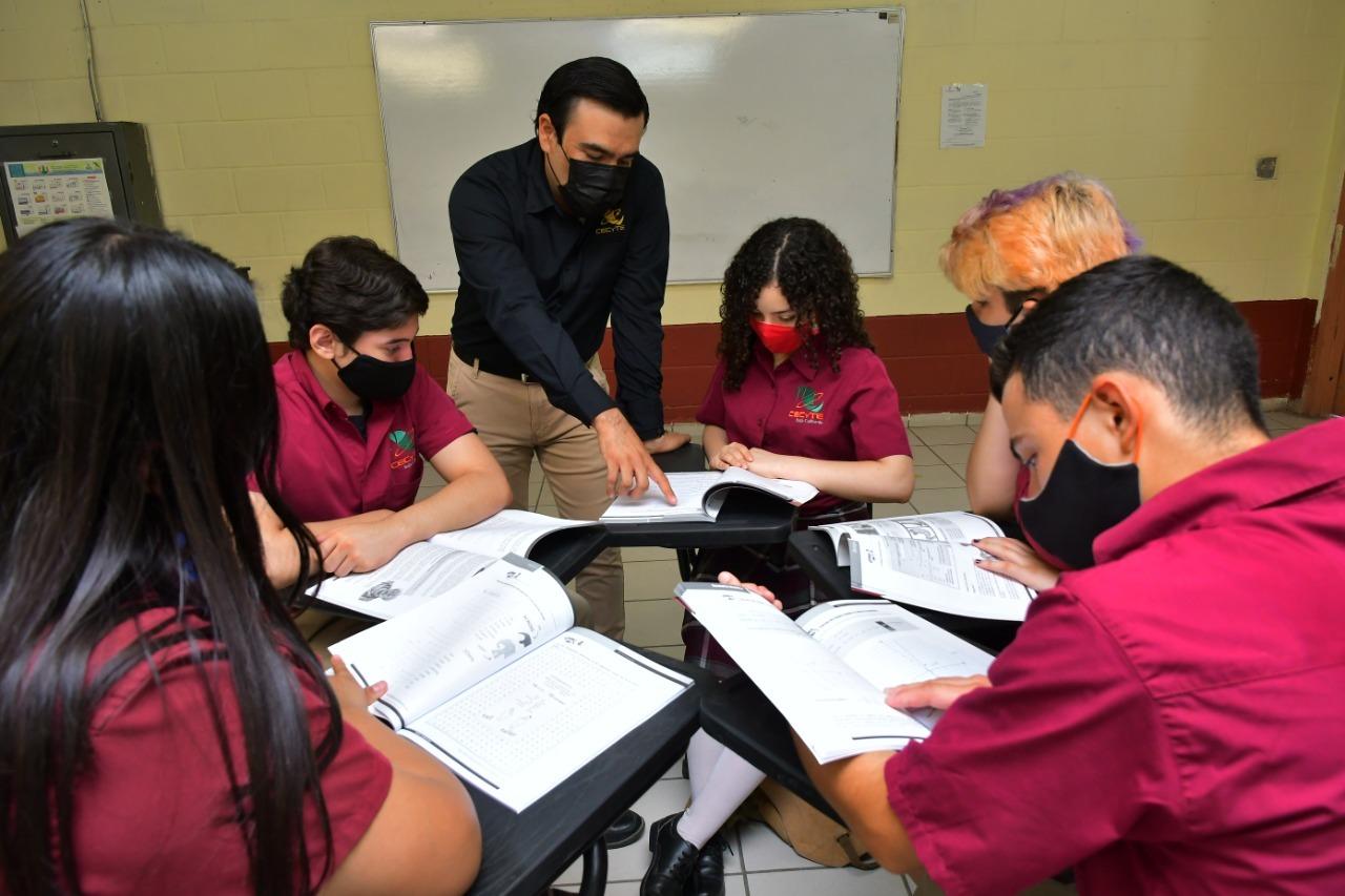 Fortalece CECyTE BC programas de acompañamiento al alumnado