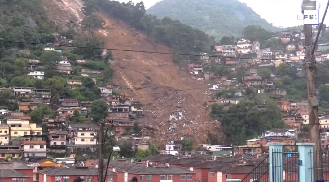 Muertos por lluvias torrenciales récord suben a 178