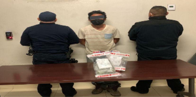 Capturan a hombre en posesión de marihuana y metanfetamina