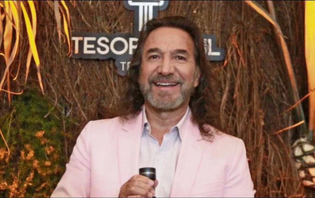 Marco Antonio Solís debuta como tequilero