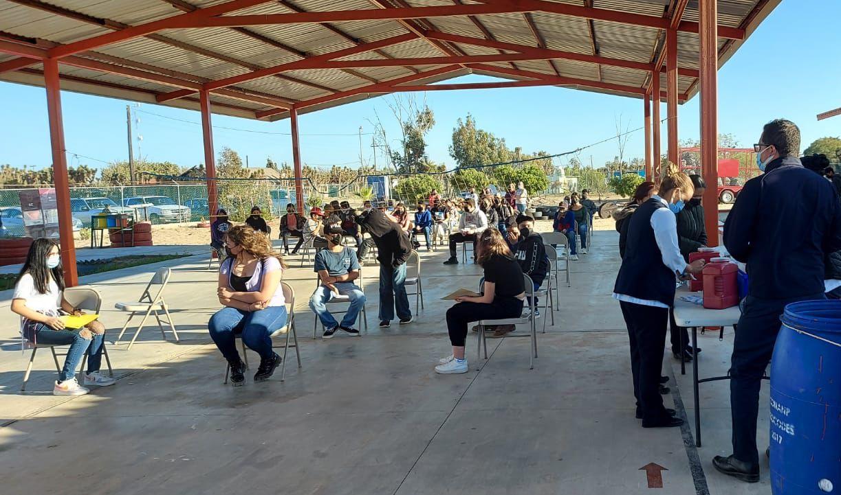 Continúa vacunación contra COVID-19 en San Quintín