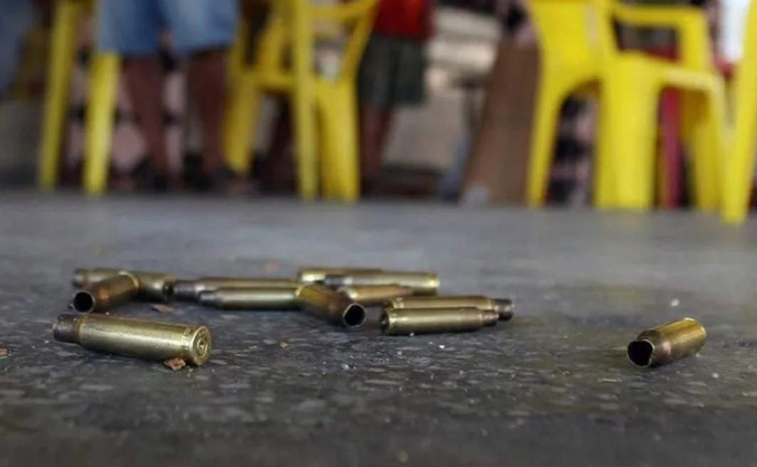 Balacera en restaurante de playa Manzanillo deja cuatro muertos