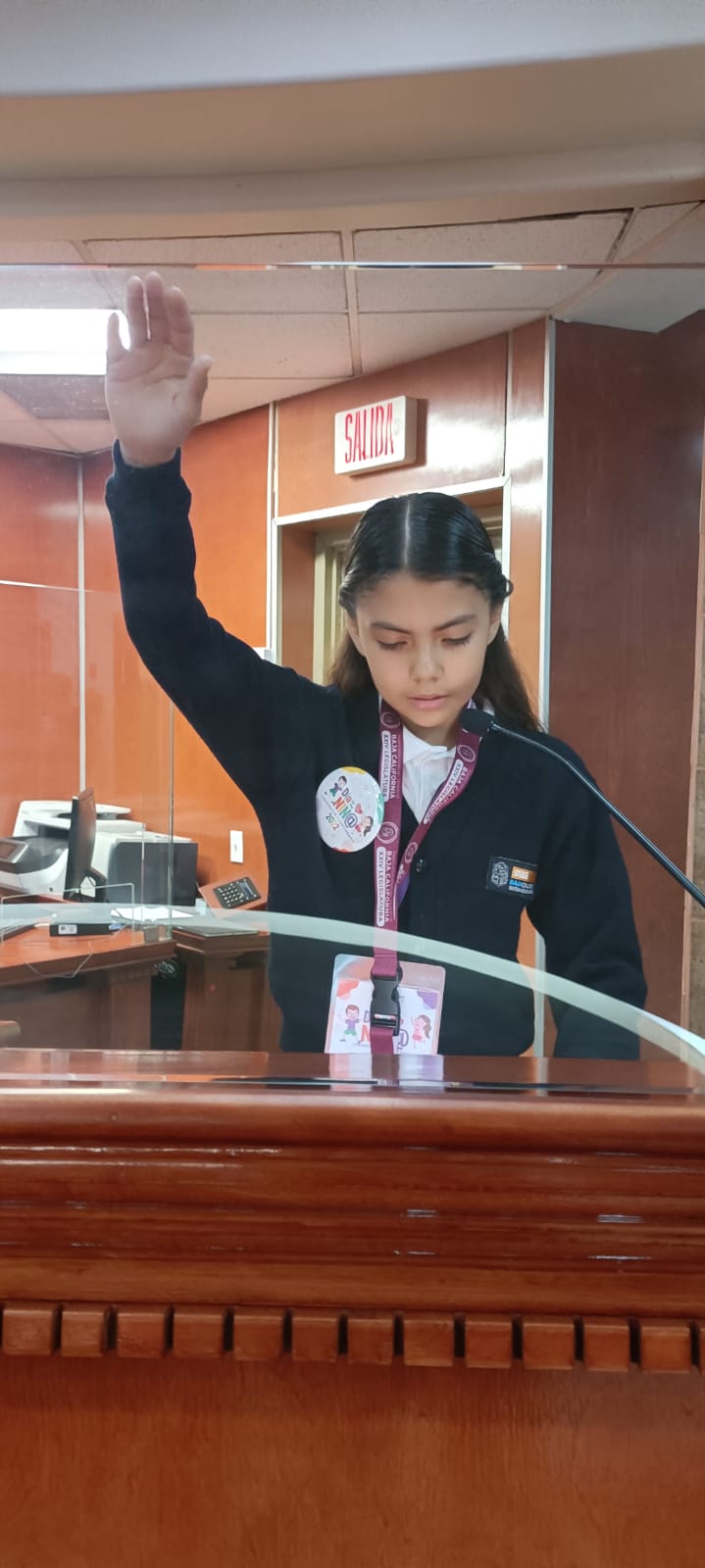 Niñas y niños diputados sesionan en la sede del Poder Legislativo