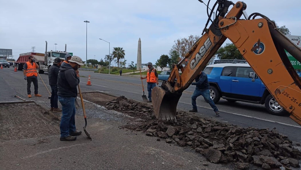 Realiza Gobierno Municipal programa de bacheo en la Colonia Reforma