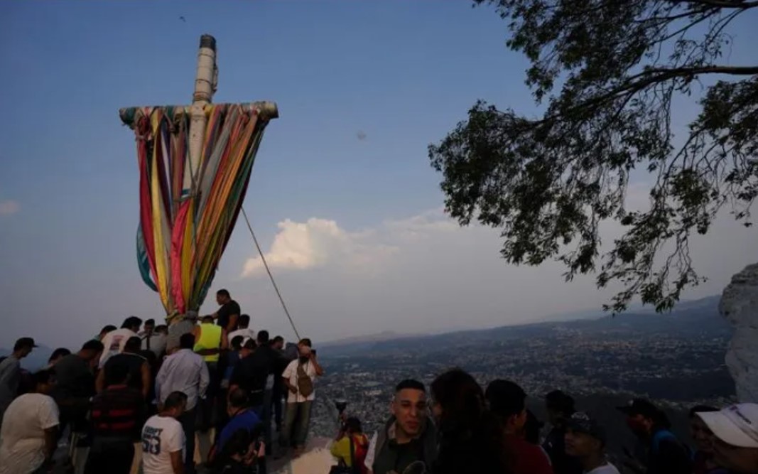 Día de la Santa Cruz, fiesta de los trabajadores de la construcción