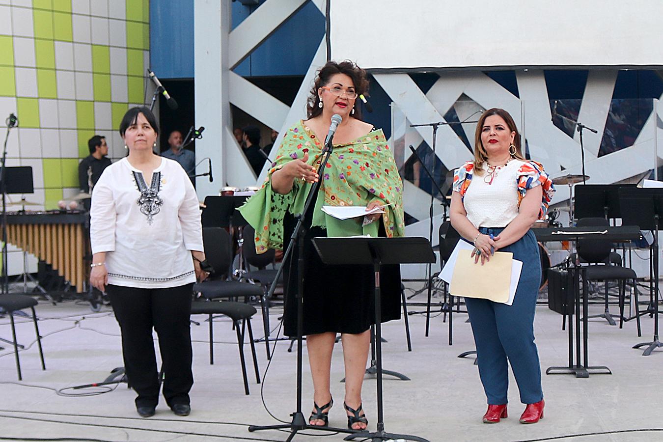 Disfrutaron madres fiesta con la OBC en anfiteatro del ICBC Tijuana