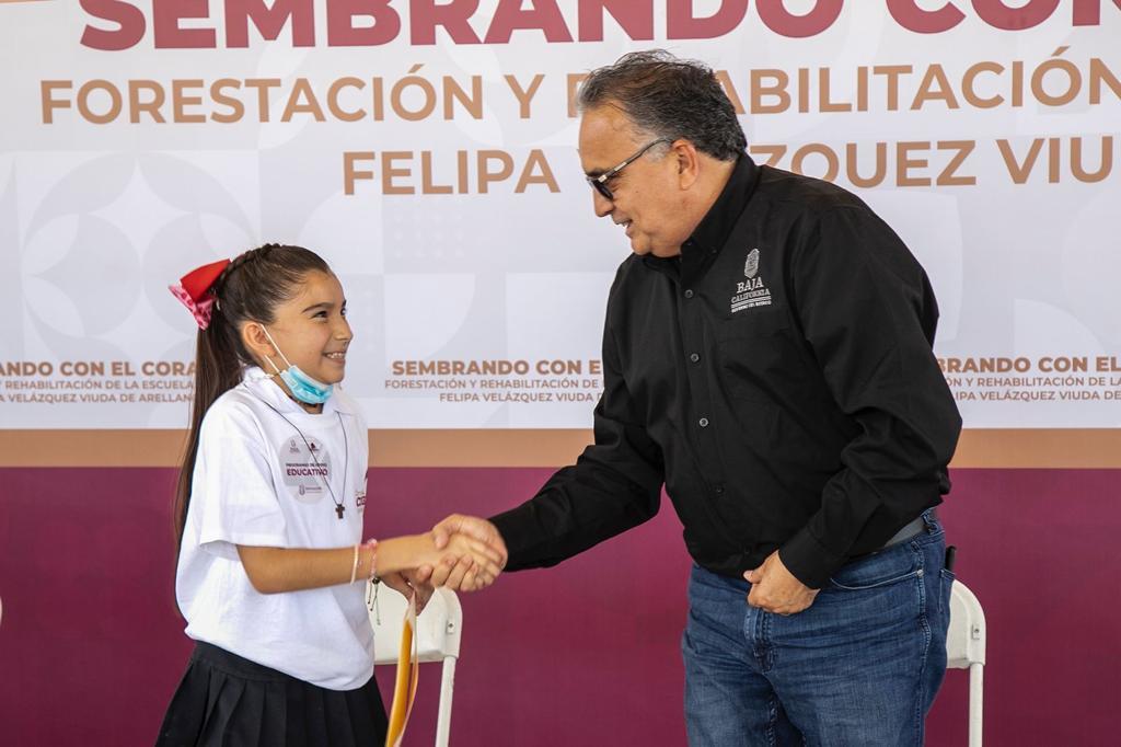 Arranca Secretario de Educación programa “Sembrando con el corazón”