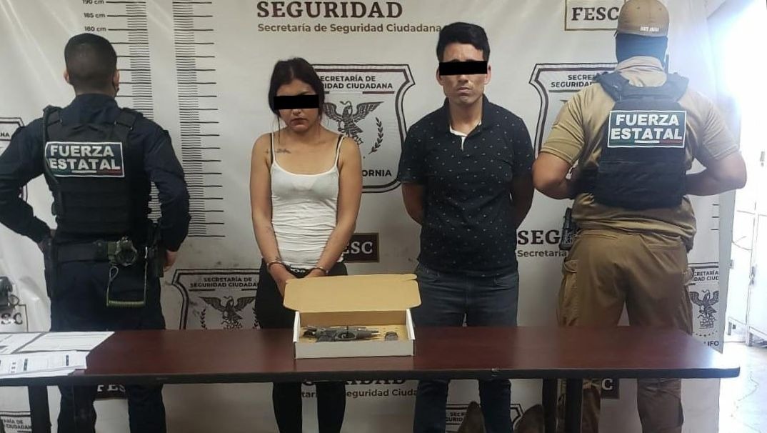 Detiene enlace internacional de la FESC a dos personas con un arma de fuego