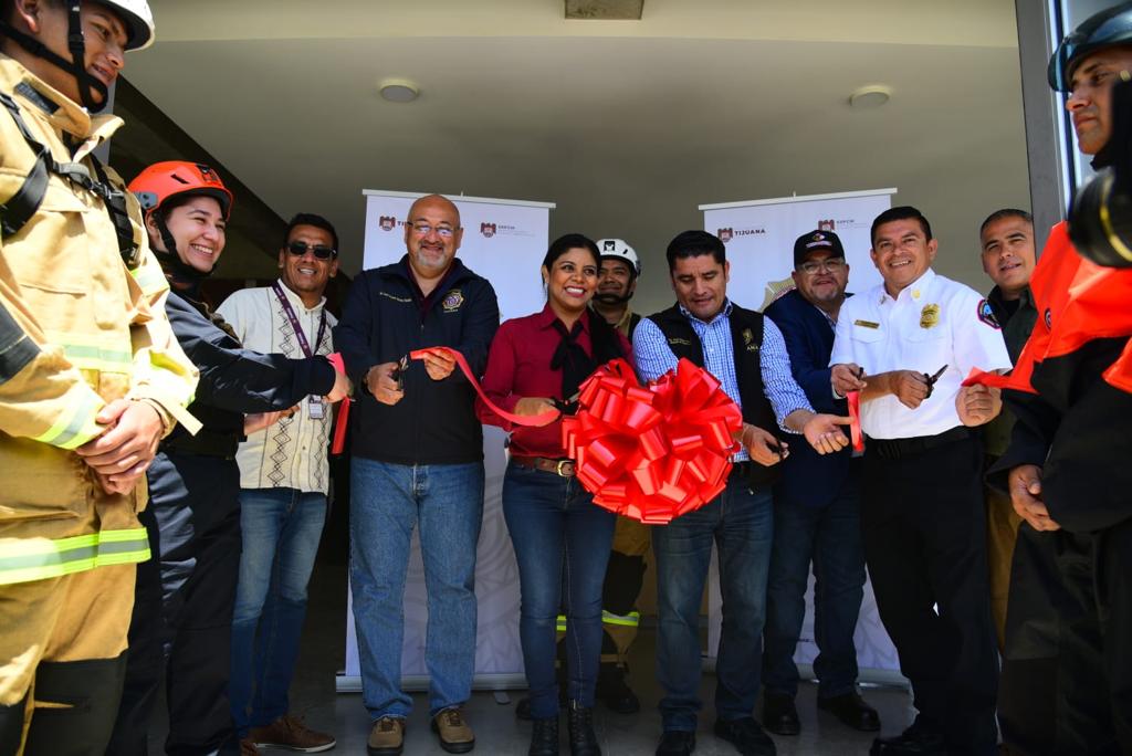 Alcaldesa Montserrat Caballero inaugura estación no. 18 de bomberos en las delicias