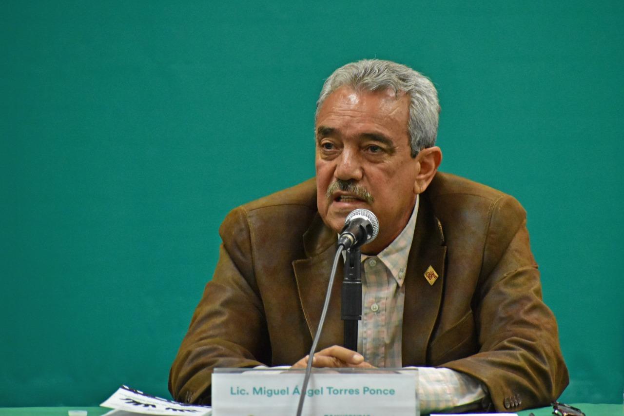 Uso responsable de las redes sociales, invita Miguel Torres Ponce