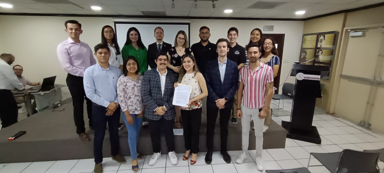 Parlamento juvenil suscribe acuerdo sobre programa para el medio ambiente de la ONU