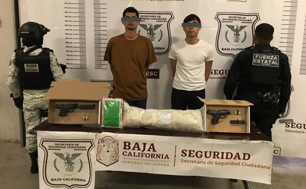 FESC detiene a dos hombres en posesión de armas y 7.36 kg de metanfetaminas