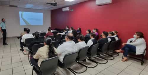 Capacitan a personal de salud en acciones esenciales para la seguridad del paciente