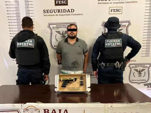 Captura FESC a tres personas por posesión de armas de fuego