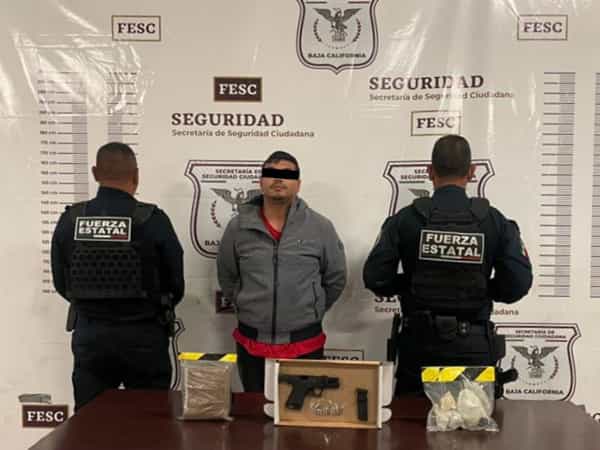 Detiene fuerza estatal a hombre armado y con 1 kg de fentanilo