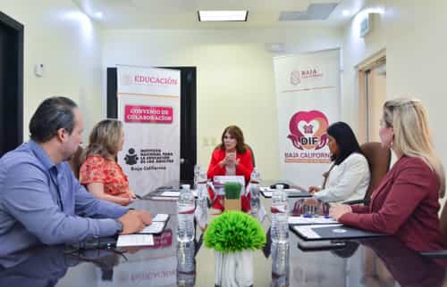 Firman convenio DIF Baja California e INEA “Educando con el corazón”