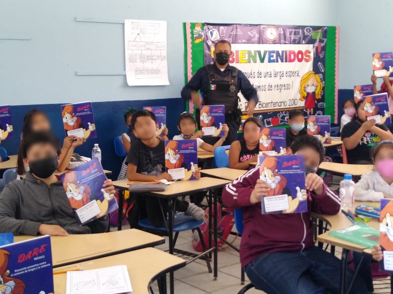 Elementos de la DSPM llevan a cabo programa D.A.R.E en Escuela Primaria de la Zona Centro