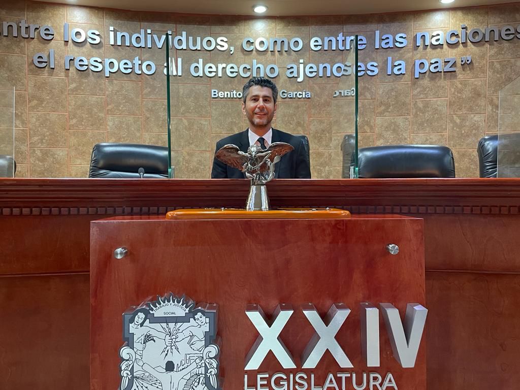 Sergio Moctezuma gestiona módulo de CONDUSEF en Mexicali