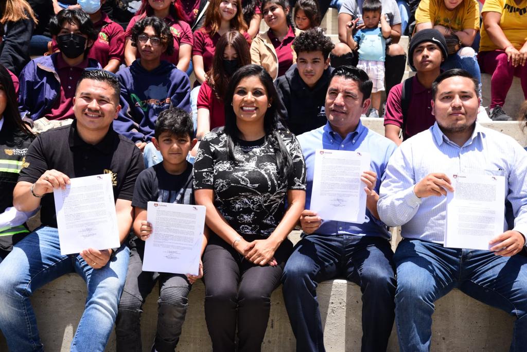 Ayuntamiento de Tijuana lleva “Sembrando vida” y “Si bebes no manejes” a CECYTE campus altiplano