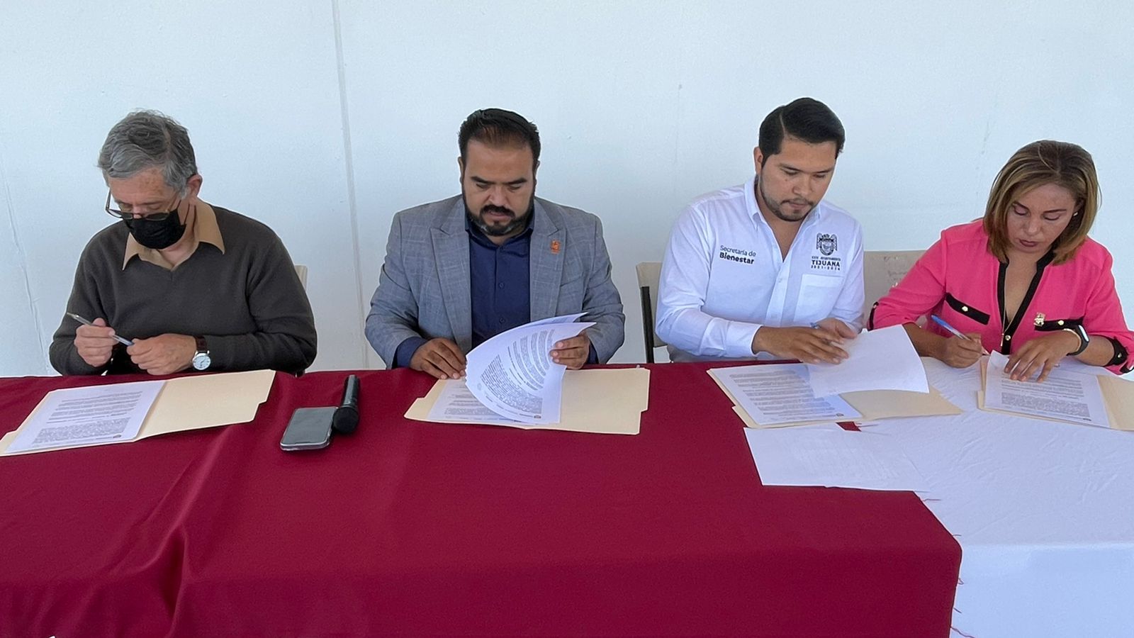 Firma Ayuntamiento convenio con hospital de la salud mental en Tijuana