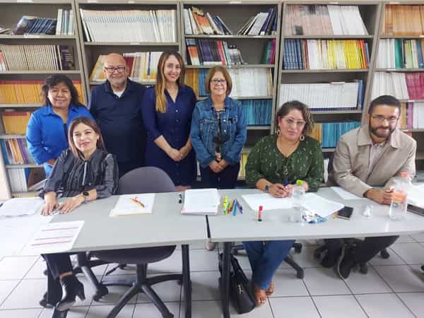 Reanuda formación continua cursos de actualización para docentes de manera presencial