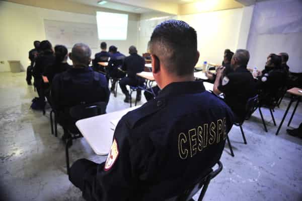 Capacita CESISPE a agentes de seguridad y custodia penitenciaria