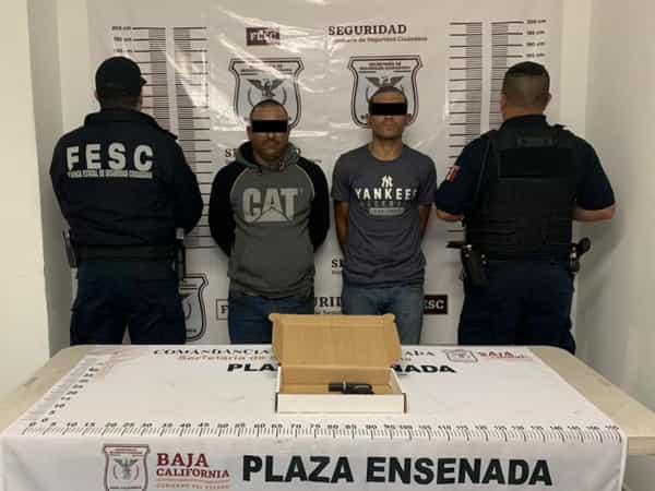 Captura FESC a dos hombres en posesión de un arma de fuego en Ensenada