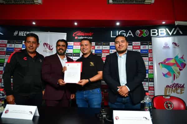 Firman convenio de colaboración CECYTE BC y el Club Xolos de Tijuana