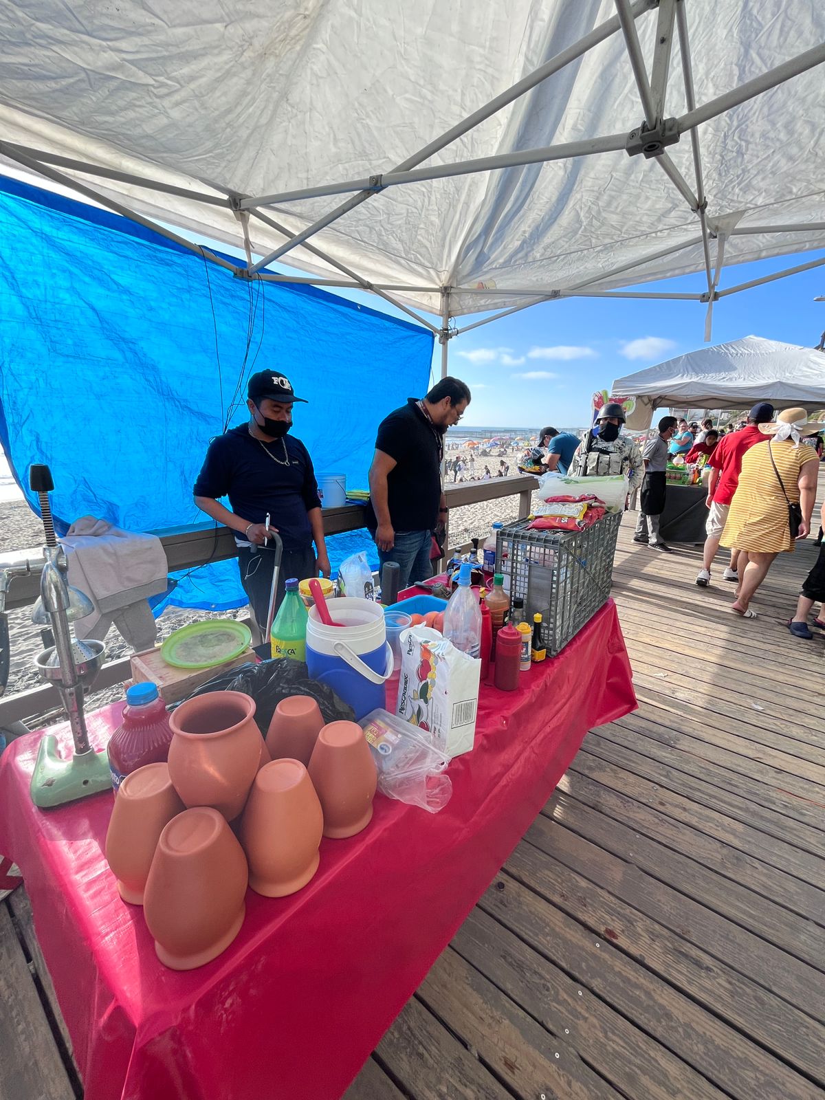 Decomisan alcohol en Playas de Tijuana en operativo del 4 de julio