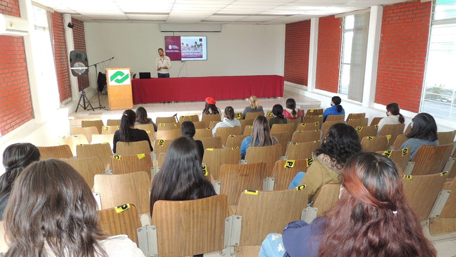 Imparte taller la Secretaría de Inclusión Social e Igualdad de Género a Estudiantes de CONALEP