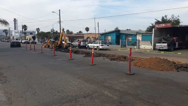 Inicia CESPE reposición de red de alcantarillado sanitario en avenida México de Ensenada