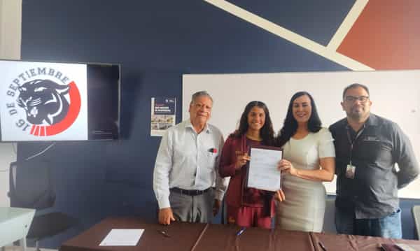 Multimedallista de remo en nacionales CONADE se suma al programa de becas educativas del INDE BC y el Grupo Panteras