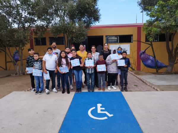 Participan estudiantes de primaria en taller de robótica y tecnología: Secretaría de Educación