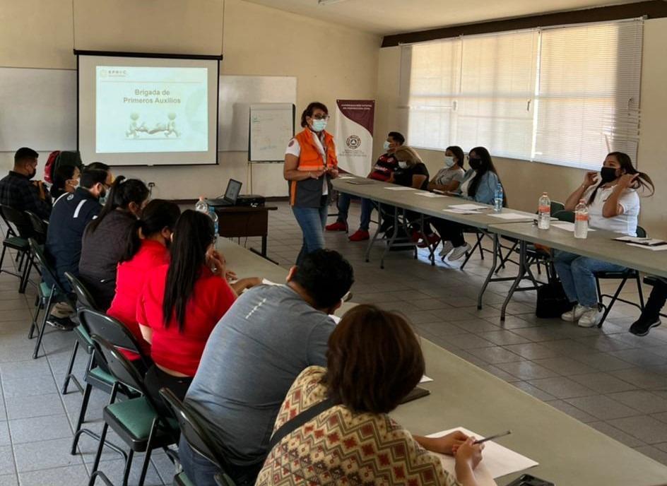 Imparte escuela de Protección Civil BC cursos sobre formación de brigadas a población