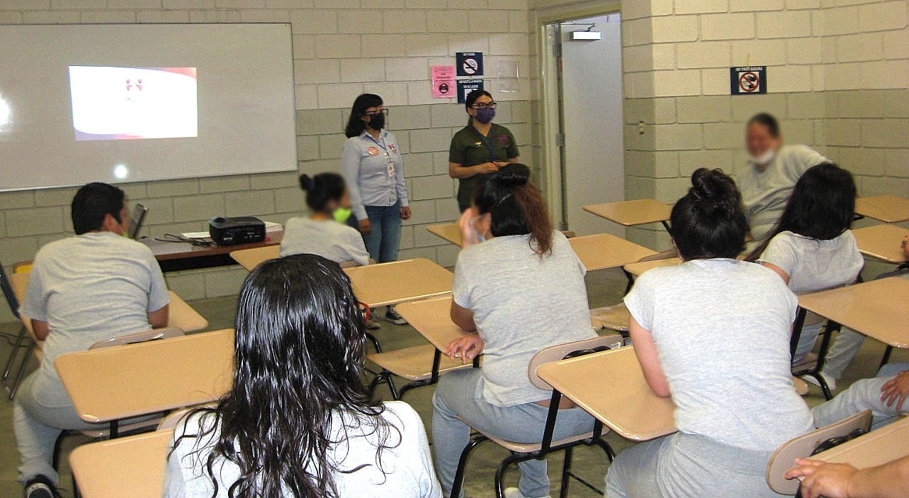 Brinda CESISPE y organización CSER, A.C. atención psicosocial a población vulnerable del centro penitenciario de Tijuana