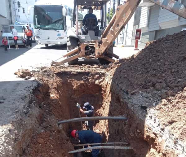 Realiza CESPT reposición de red de alcantarillado sanitario en el fraccionamiento del Prado