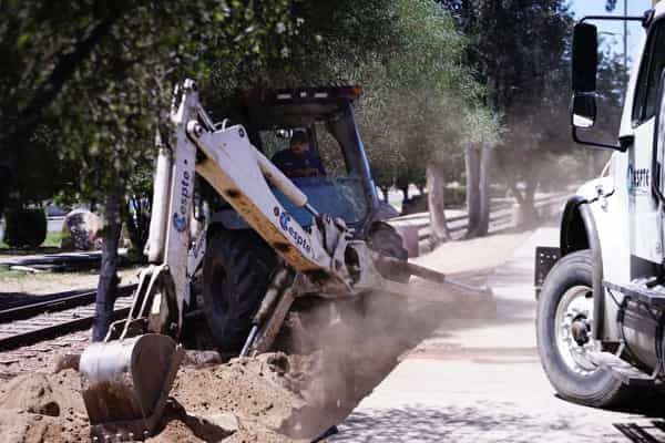 Atiende CESPTE socavón sobre bulevar universidad