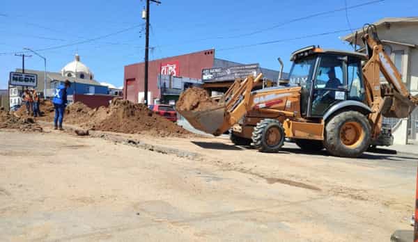 Avanza CESPE en la reposición de red de alcantarillado en zona centro Ensenada