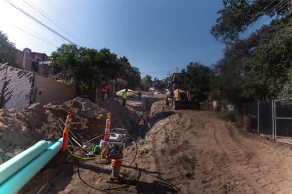 Avanza CESPTE en obra de introducción de alcantarillado sanitario en colonia Rincón Tecate