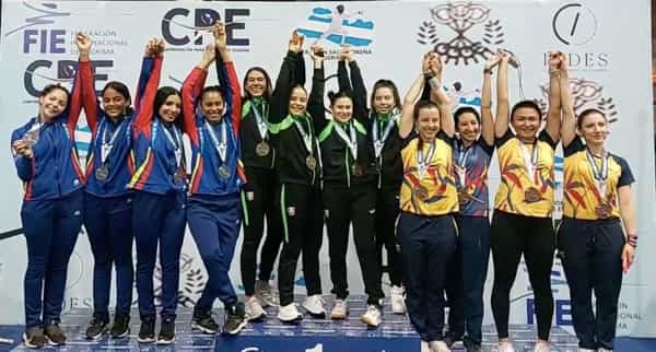 Esgrimistas de BC ayudan a México a ganar otro oro en el centroamericano de El Salvador