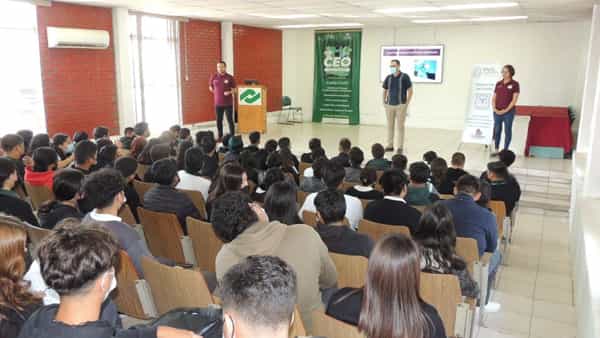 Imparten curso a alumnos de Conalep en prevención al suicidio