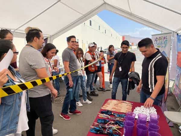 Participa CESPT en feria de servicios de la planta maquiladora VUORI