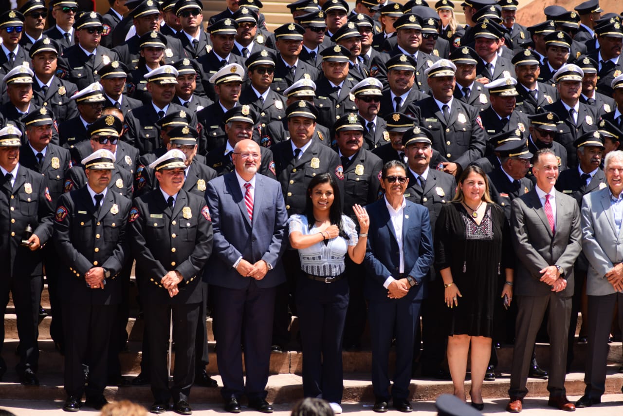 Son bomberos ejemplo de nobleza y amor por nuestra ciudad: Montserrat Caballero