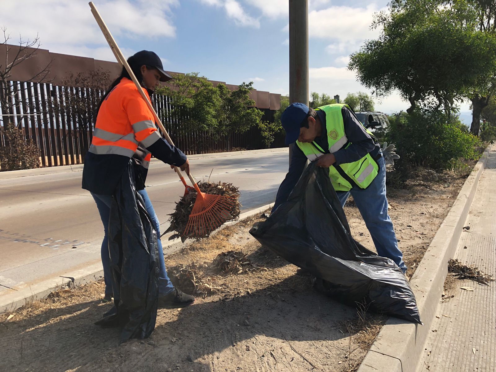 Alcaldesa da nueva imagen a la avenida internacional con jornada “Un día por Tijuana